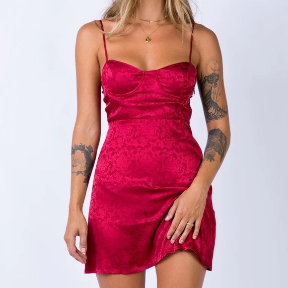 Princess Polly Dresses & Skirts - Princess polly red mini dress
